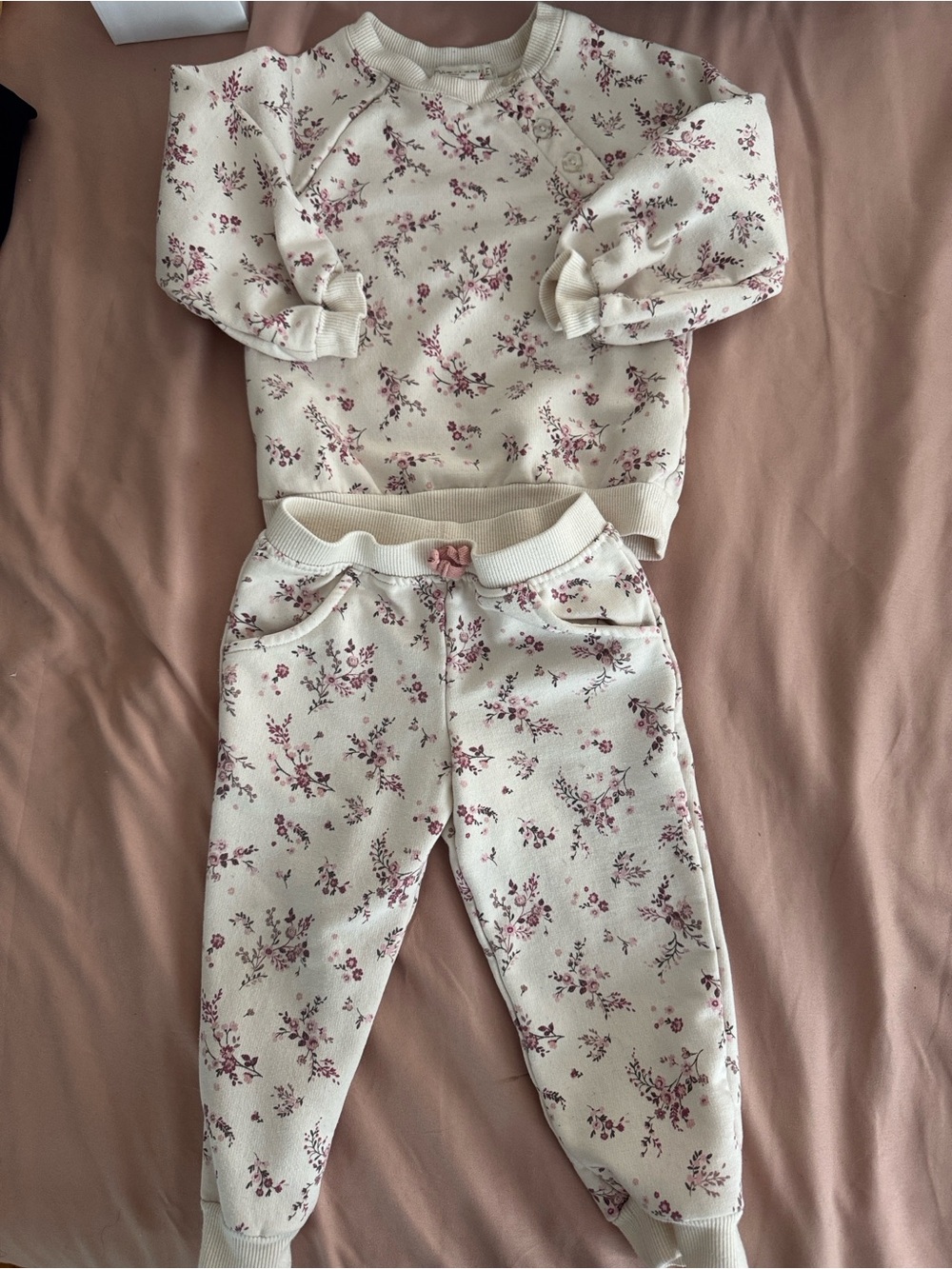 Cynthia Rowley Cream Pullover & Jogger Set with Pink Floral Trim